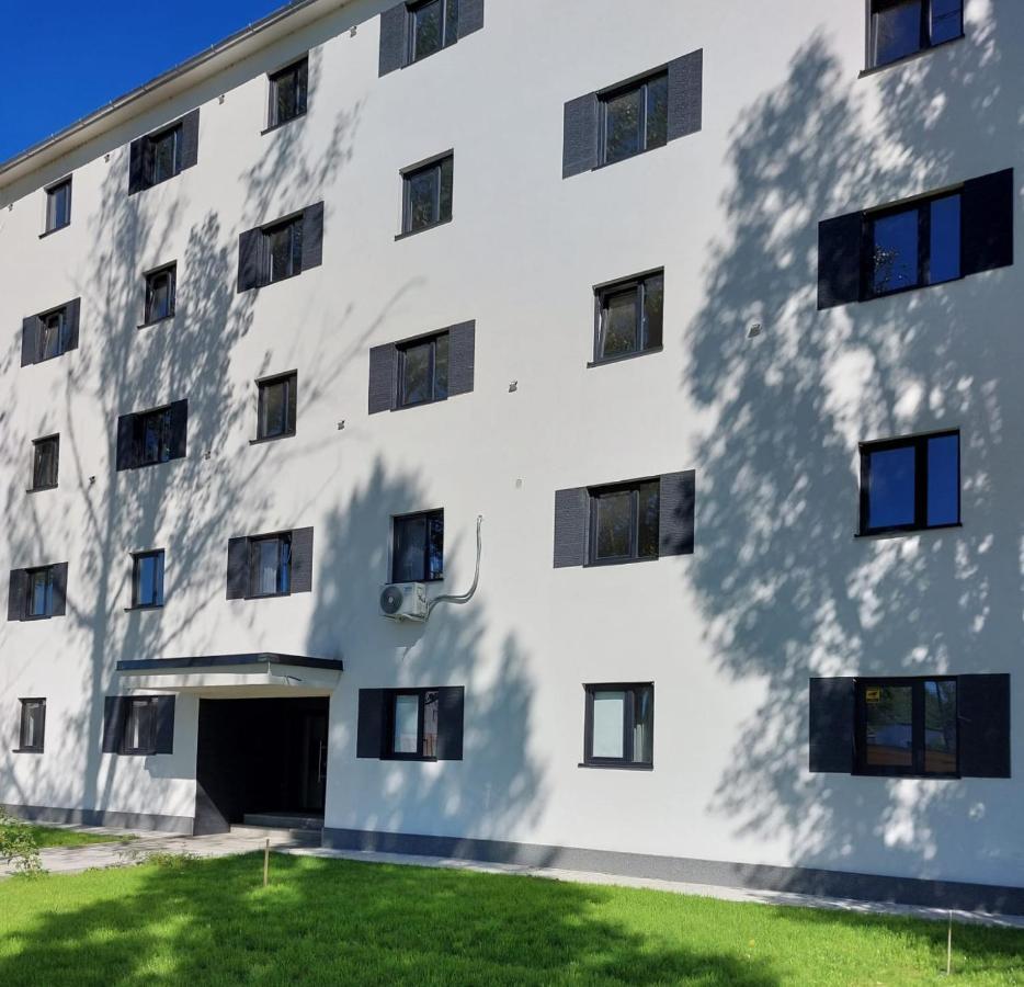 Apartalux Oradea Exterior photo